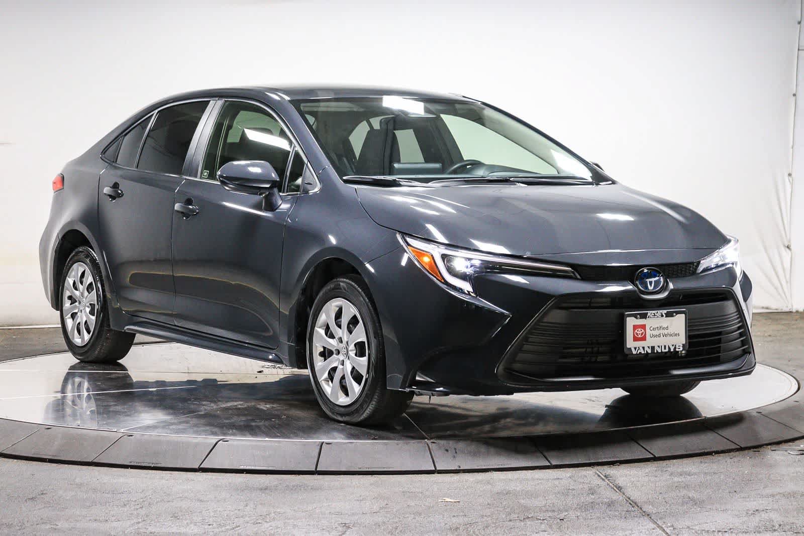 Certified 2025 Toyota Corolla LE FWD image 6