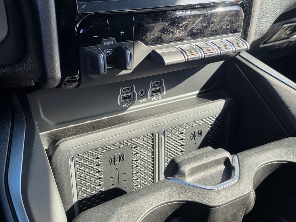 New 2026 RAM 2500 Big Horn AWD/4WD image 18