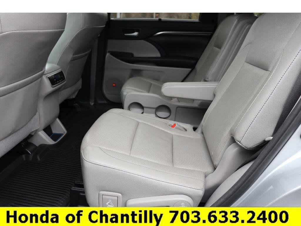 Used 2016 Toyota Highlander Limited image 30