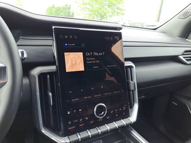 Used 2024 GMC Acadia Elevation image 31