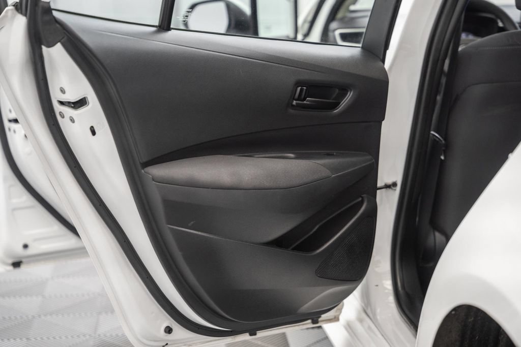 Used 2023 Toyota Corolla LE FWD image 33