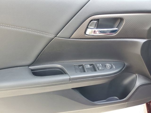 Used 2017 Honda Accord Sport image 19