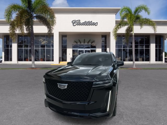 Used 2022 Cadillac Escalade Luxury w/ LPO, Illumination Package AWD/4WD image 5