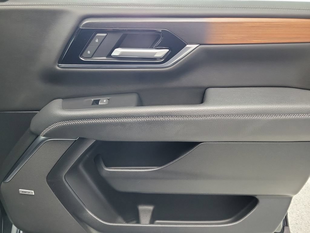 Certified 2025 GMC Yukon Denali AWD/4WD image 24
