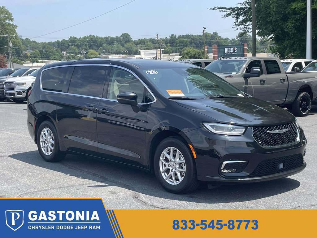 Certified 2023 Chrysler Pacifica Touring-L