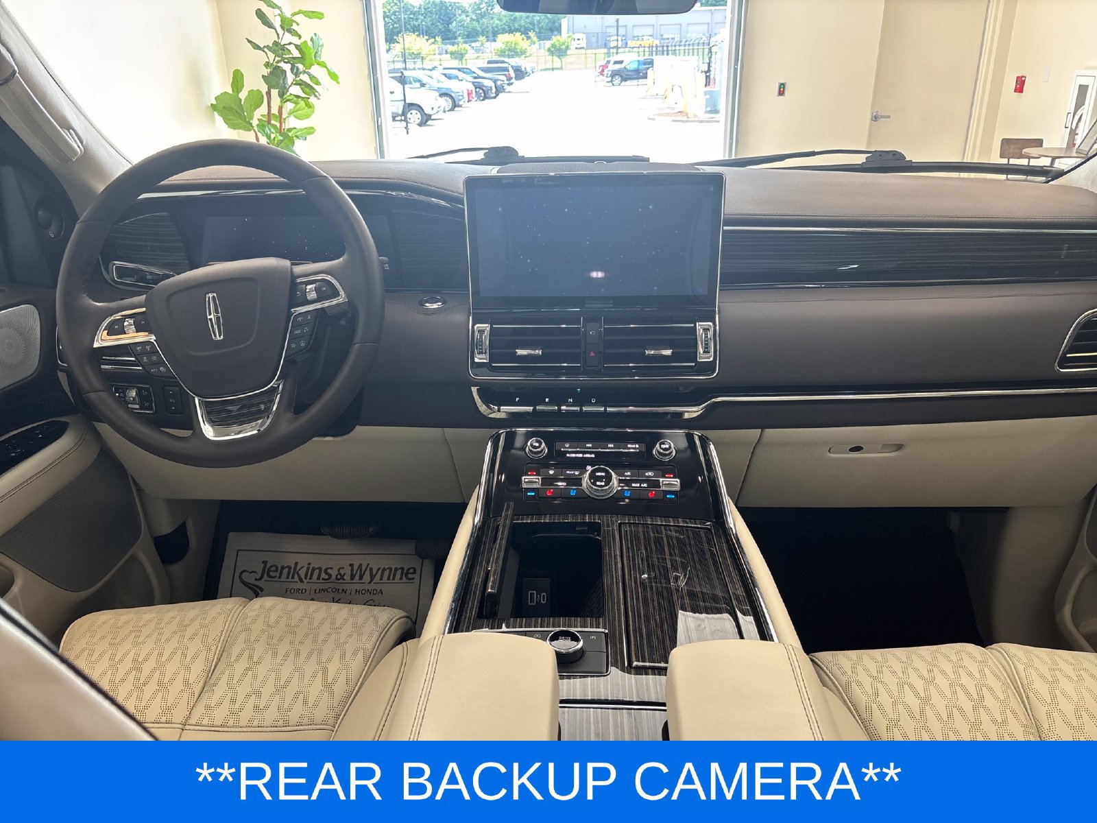 Certified 2024 Lincoln Navigator Black Label AWD/4WD image 10