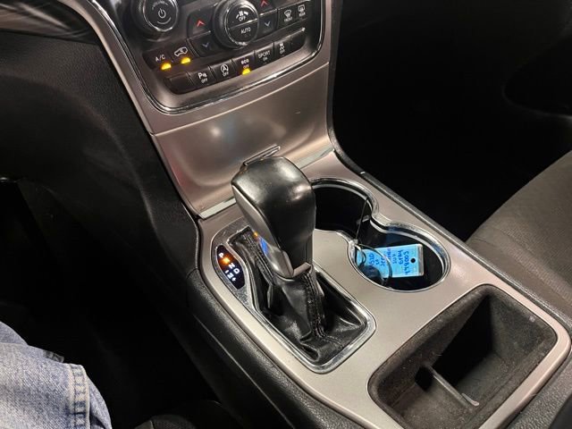 Used 2020 Jeep Grand Cherokee Laredo image 28