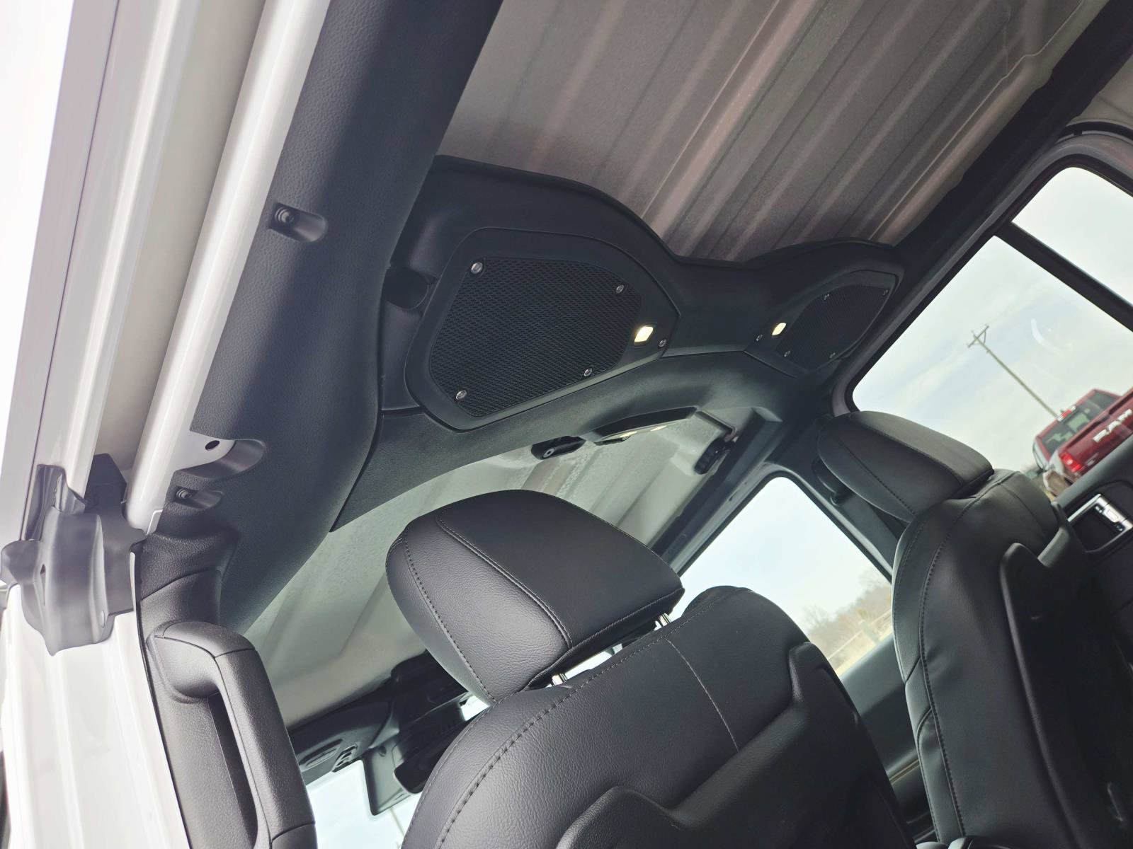 Used 2025 Jeep Wrangler Sahara w/ Safety Group image 14