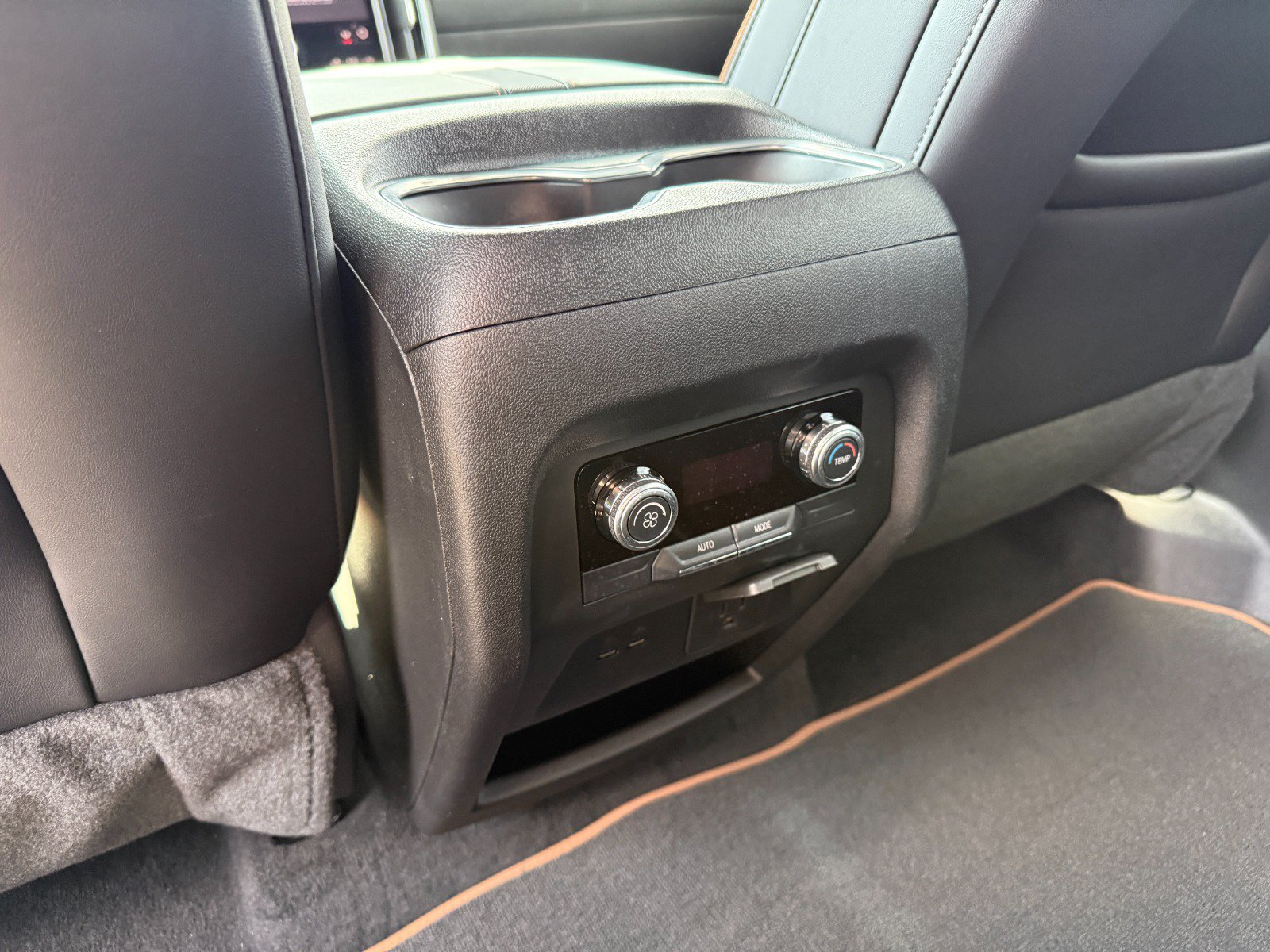 Certified 2025 GMC Acadia AT4 AWD/4WD image 19