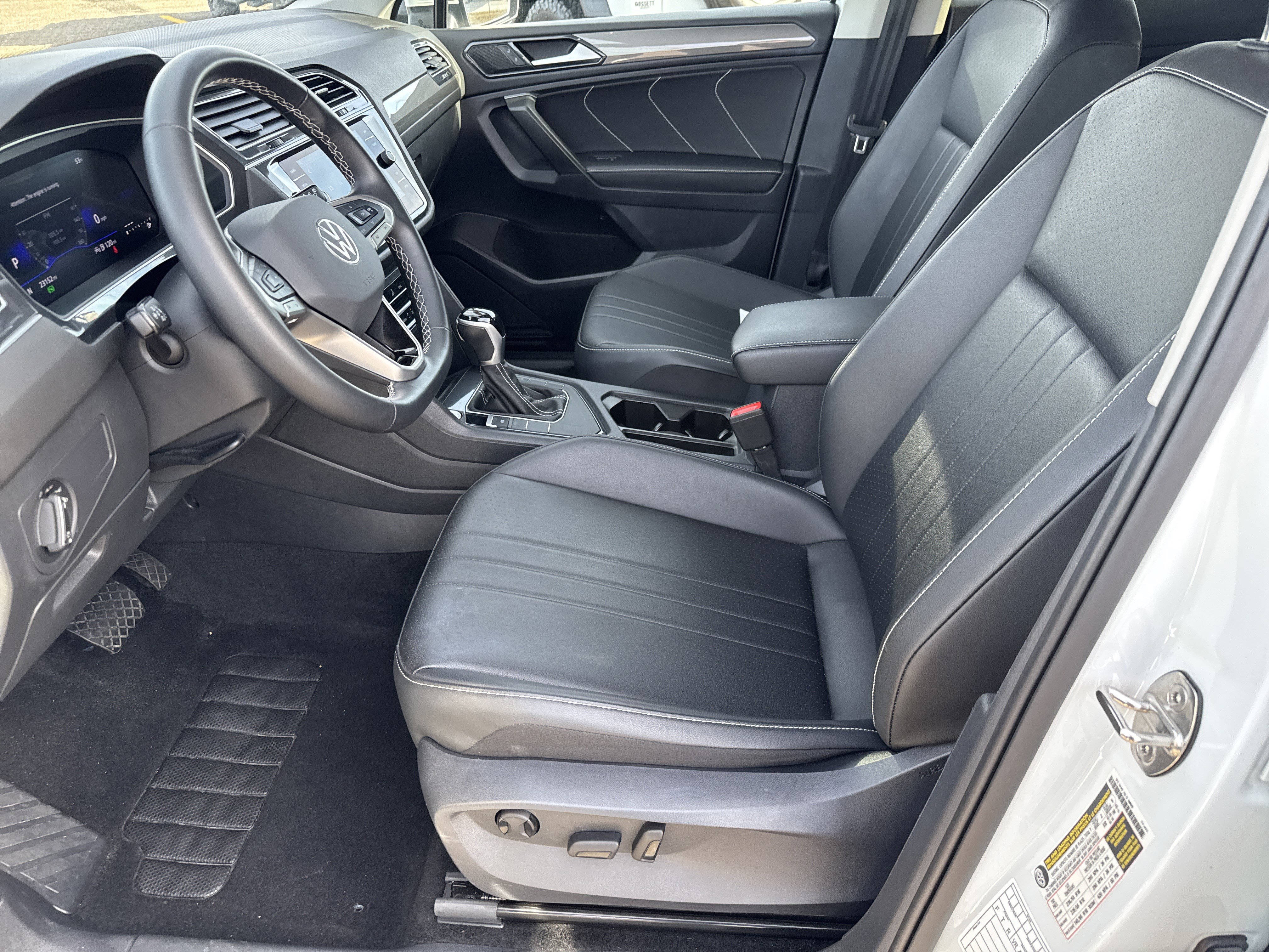 Used 2024 Volkswagen Tiguan SE image 5