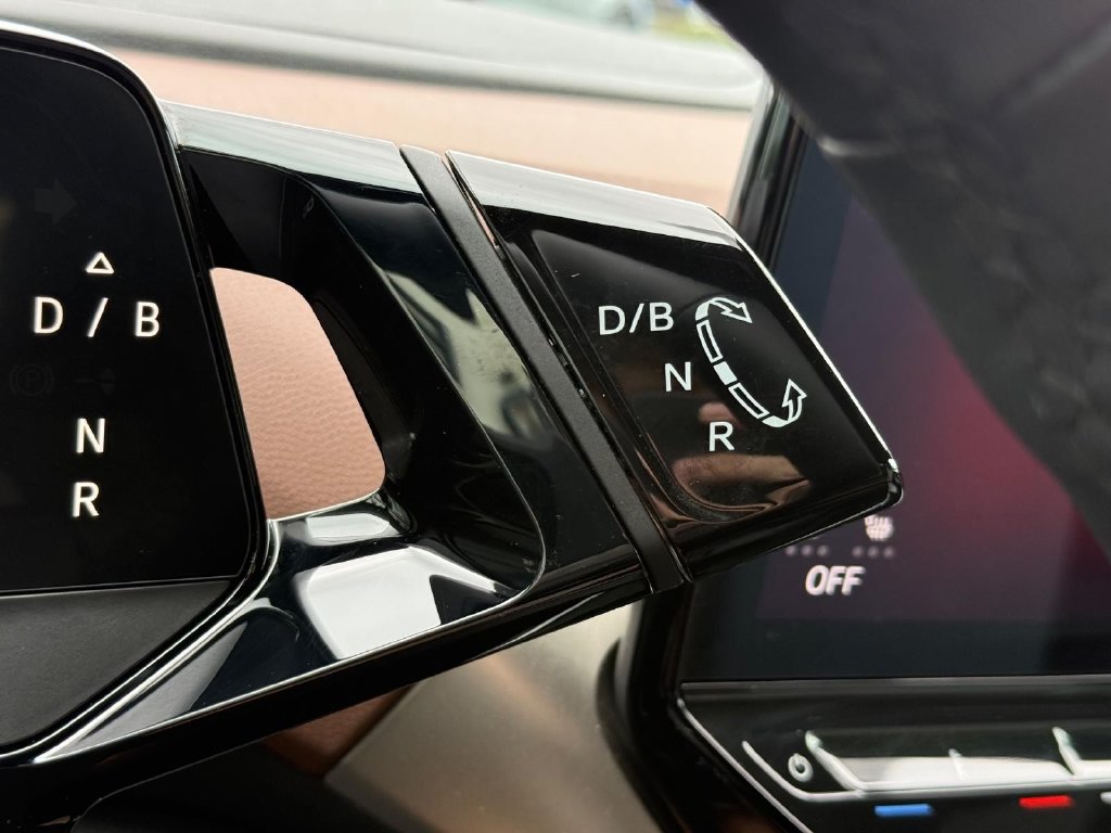 Certified 2023 Volkswagen ID.4 Pro AWD/4WD image 17