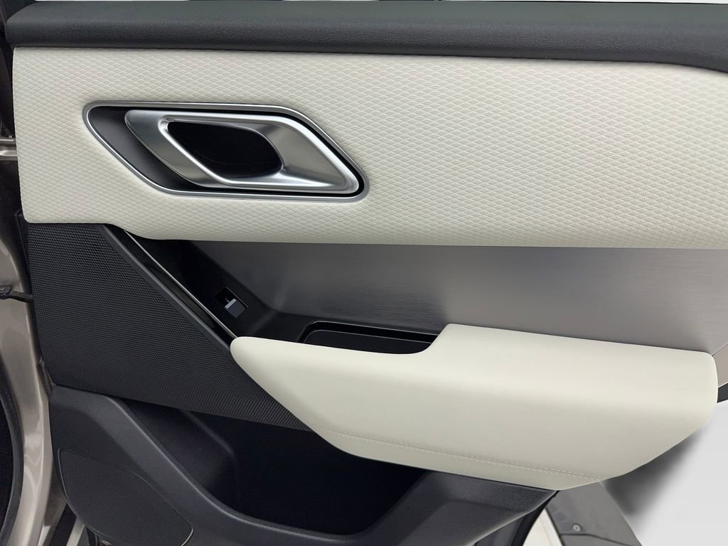 Used 2023 Land Rover Range Rover Velar R-Dynamic S AWD/4WD image 47