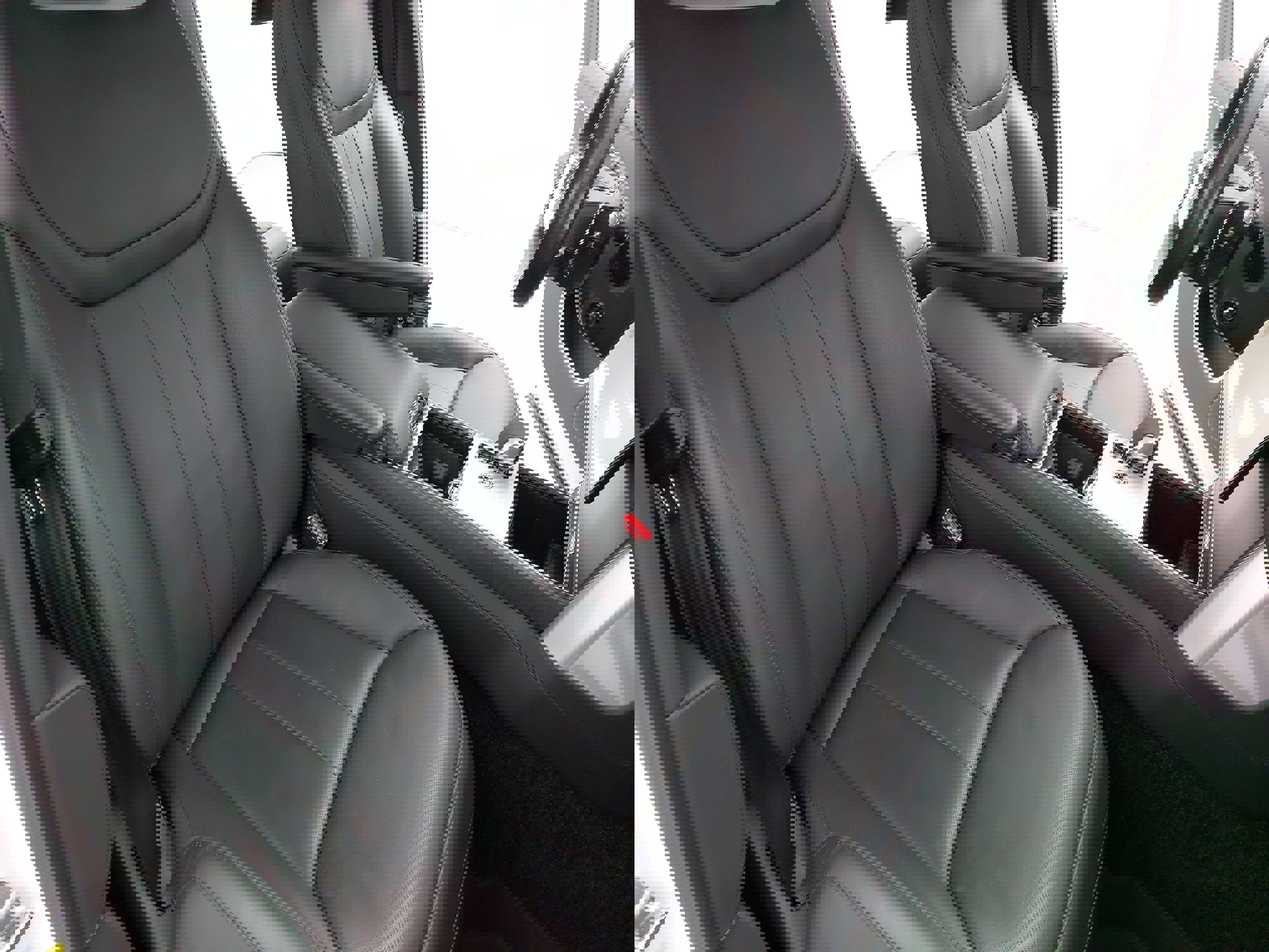 Used 2024 Land Rover Range Rover Autobiography image 12