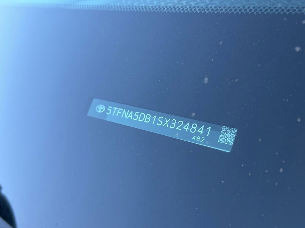 Used 2025 Toyota Tundra Platinum image 3