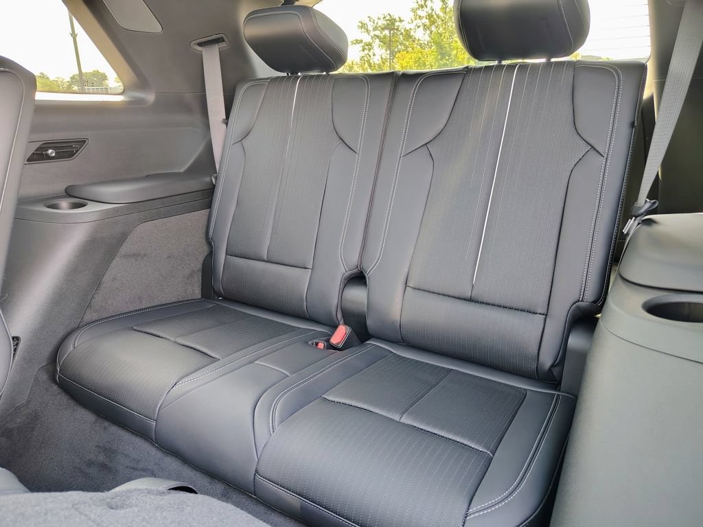 New 2027 Cadillac Vistiq Premium Luxury w/ LPO, Floor Liner Package AWD/4WD image 41