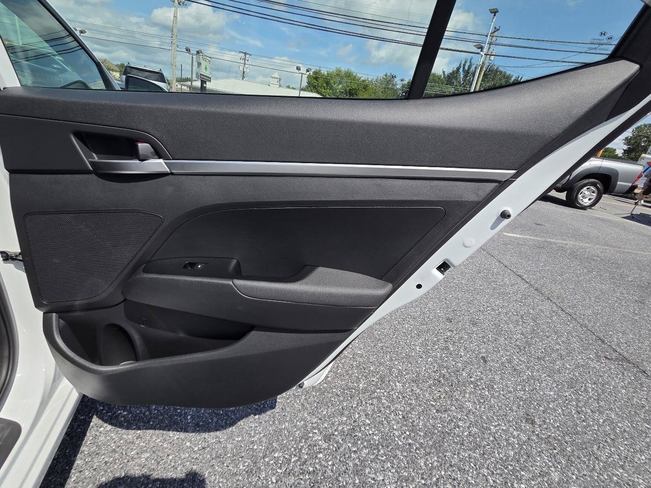 Used 2020 Hyundai Elantra SE w/ Cargo Package (C1) FWD image 22