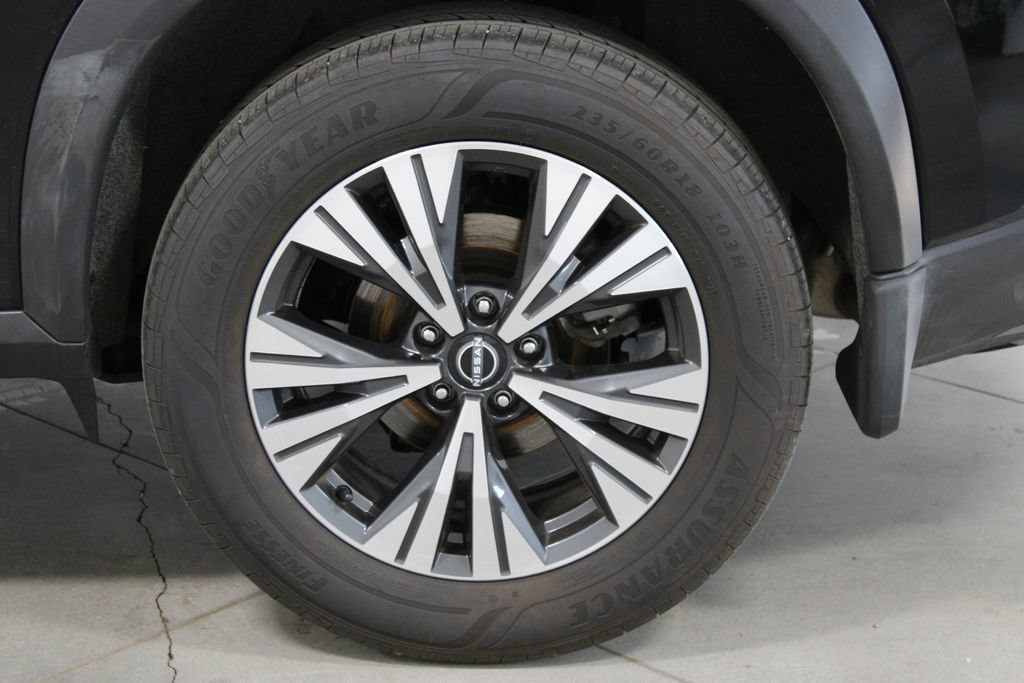 Used 2023 Nissan Rogue SV AWD/4WD image 17