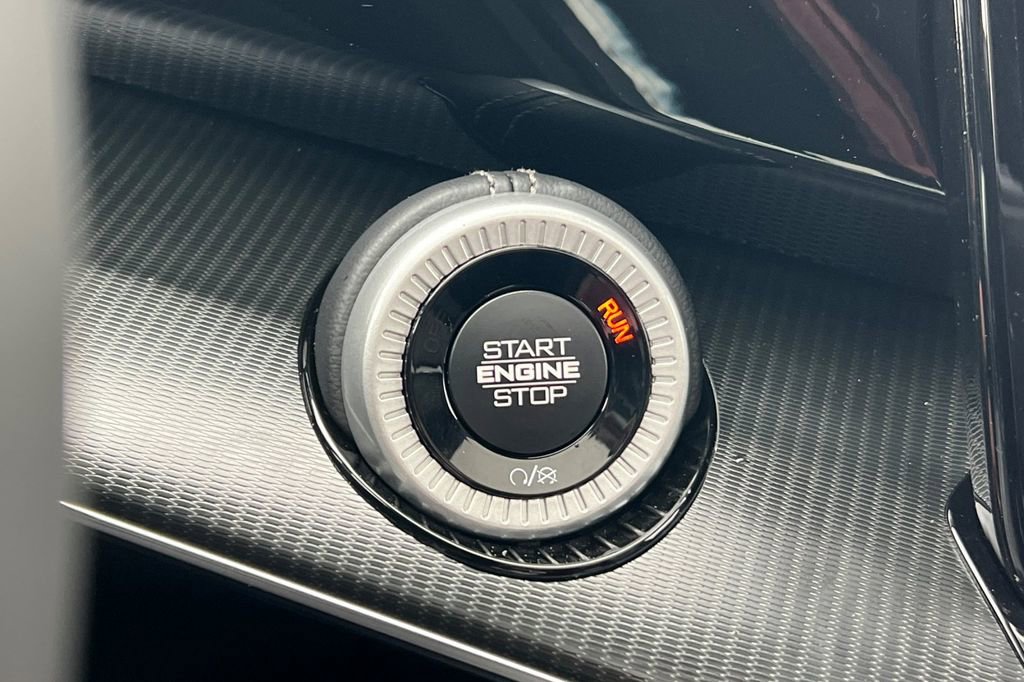 New 2026 Jeep Grand Wagoneer L Summit w/ Premium Group III image 24