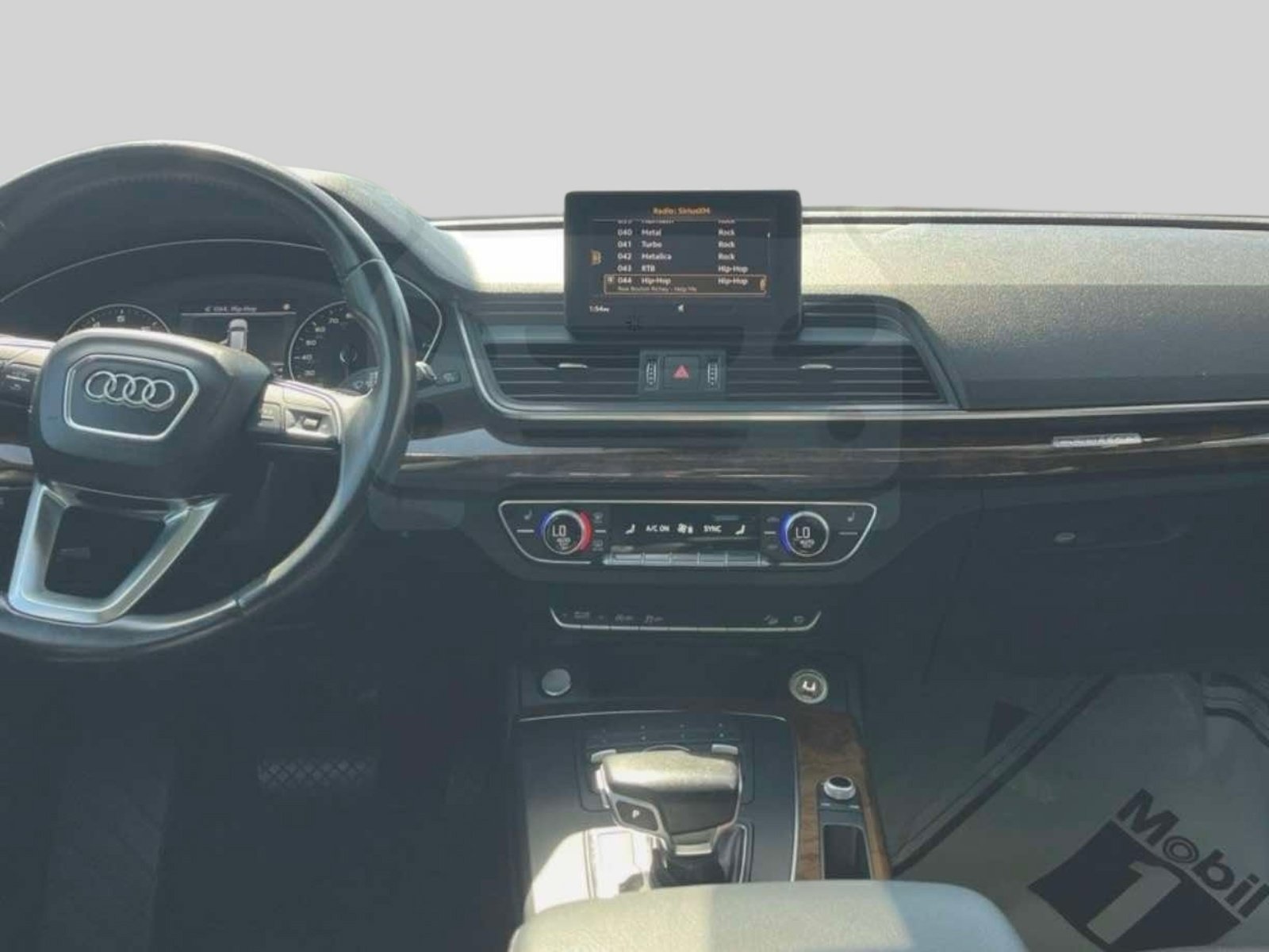 Used 2018 Audi Q5 2.0T Premium w/ Convenience Package AWD/4WD image 3