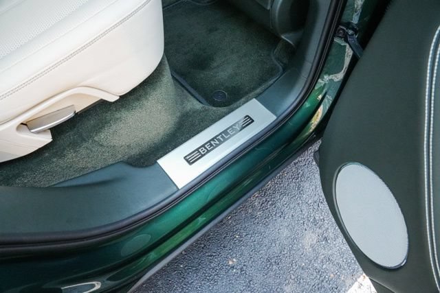 Used 2022 Bentley Bentayga AWD/4WD image 63