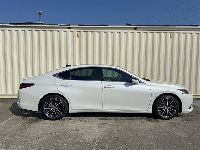 Certified 2023 Lexus ES 350 w/ Premium Package FWD image 2