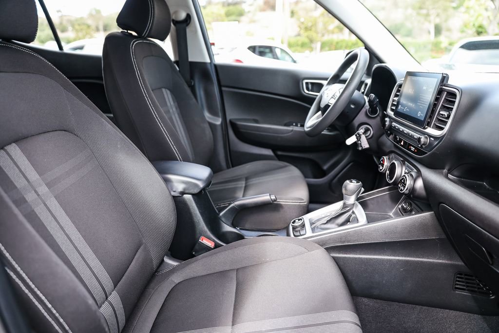 Used 2020 Hyundai Venue SEL FWD image 17