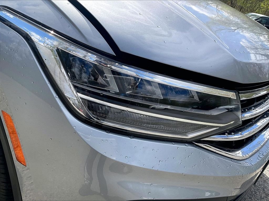Used 2022 Volkswagen Tiguan SE AWD/4WD image 31