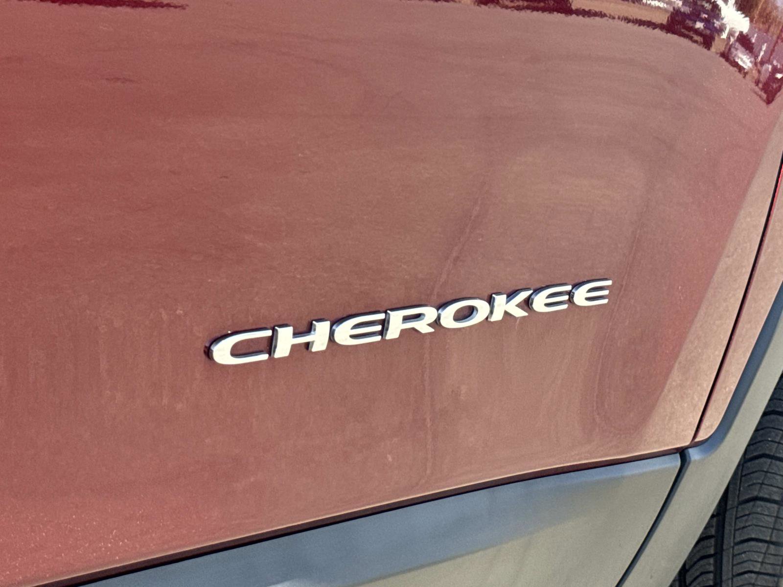 Used 2019 Jeep Cherokee Limited w/ Luxury Group image 28