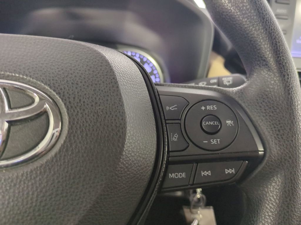 Used 2019 Toyota RAV4 LE image 28