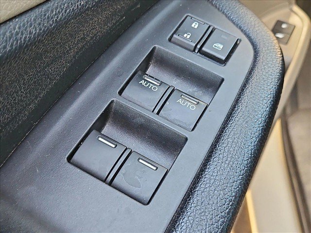 Used 2017 Honda Pilot Touring image 12