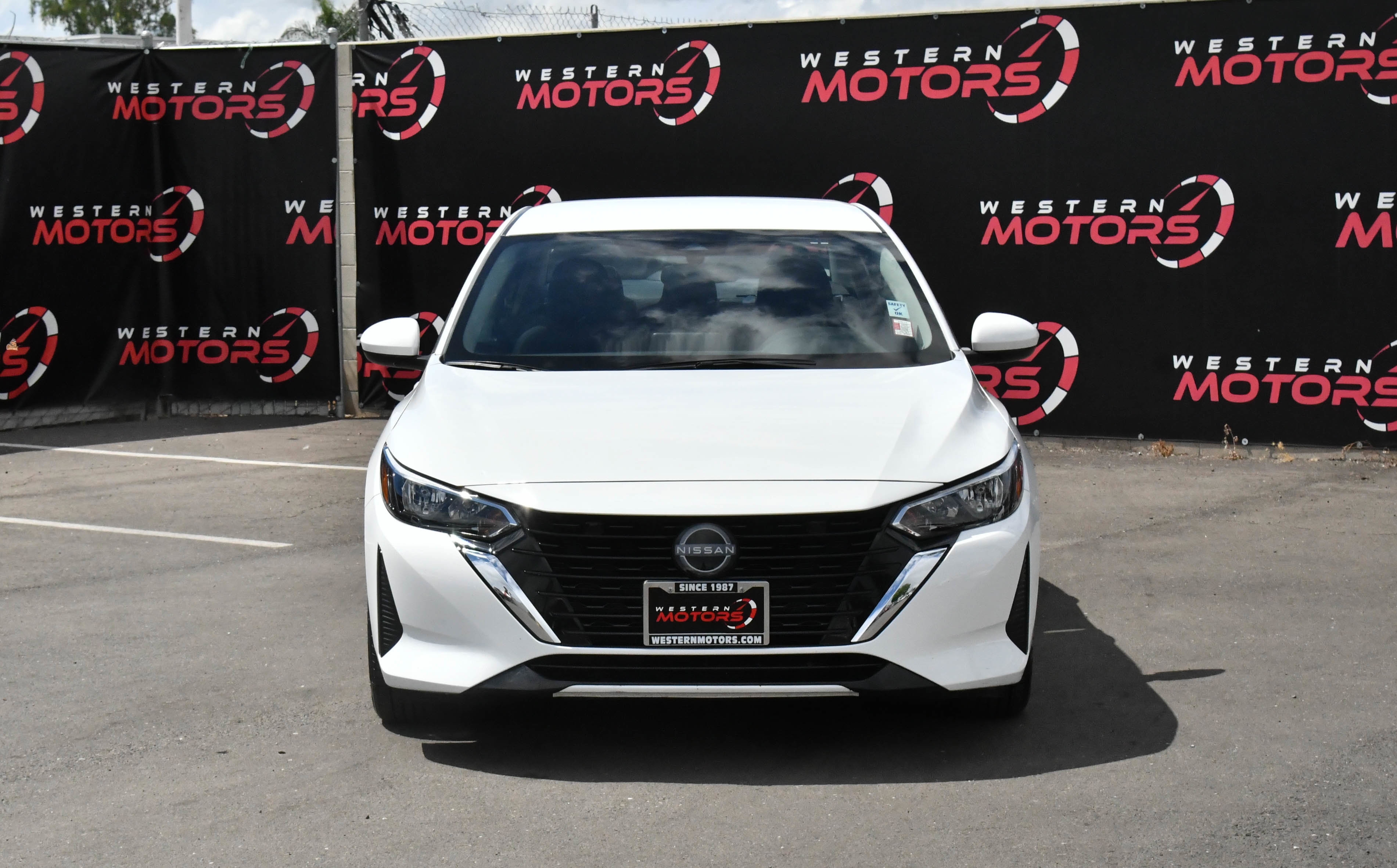 Used 2025 Nissan Sentra SV FWD image 2