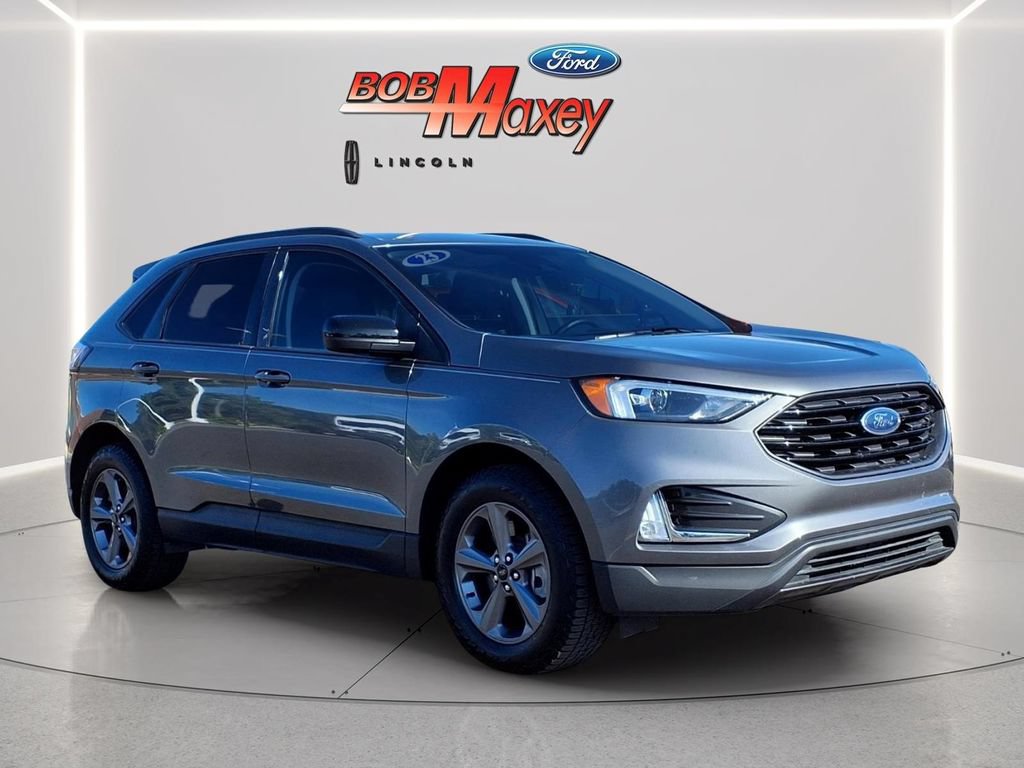 Used 2023 Ford Edge SEL w/ Sport Appearance Package AWD/4WD image 3