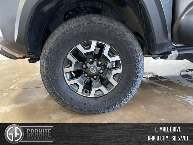 Used 2022 Toyota Tacoma TRD Off-Road w/ Technology Package AWD/4WD image 23