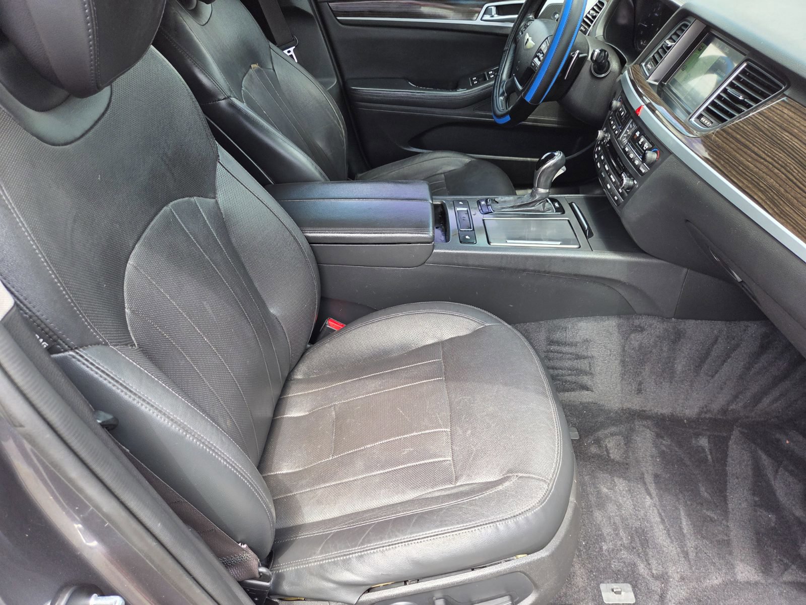 Used 2015 Hyundai Genesis 3.8 RWD image 13