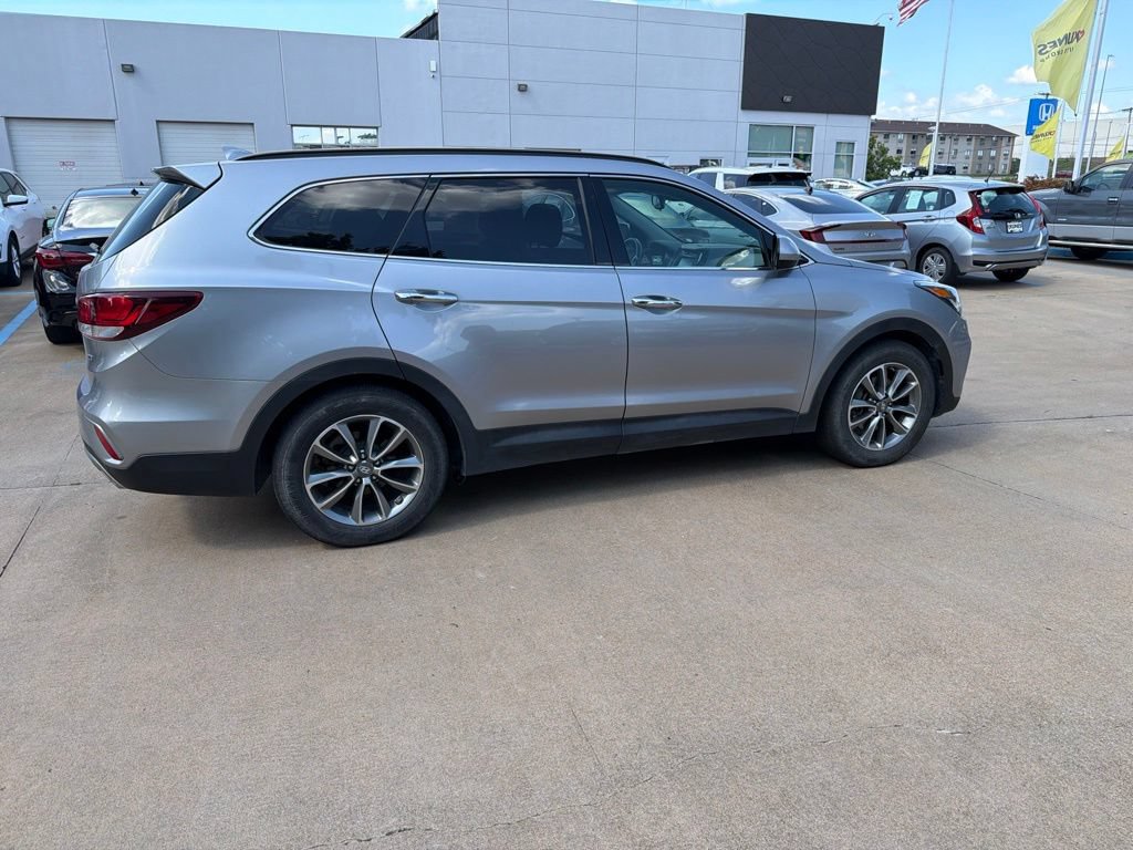 Used 2017 Hyundai Santa Fe SE w/ Cargo Package AWD/4WD image 10