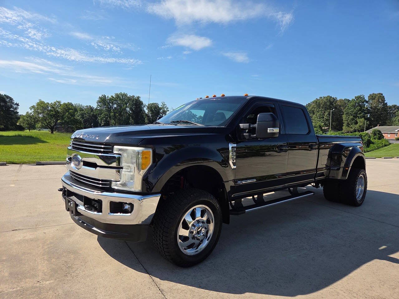 Used 2017 Ford F350 Lariat w/ Lariat Ultimate Package AWD/4WD image 3