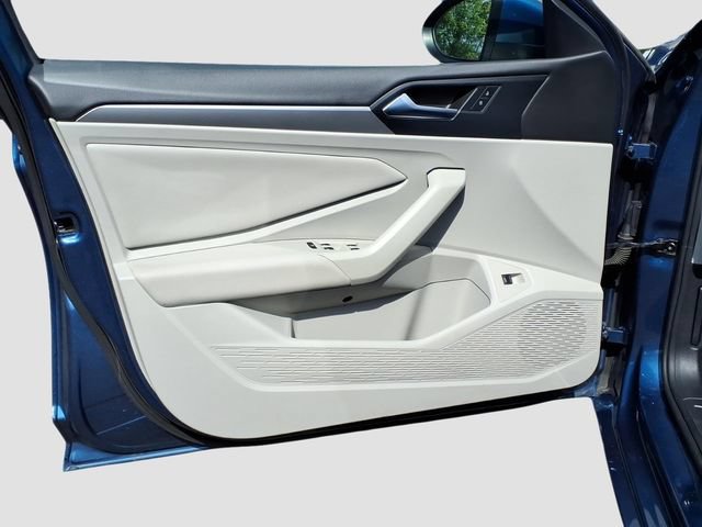 Used 2020 Volkswagen Jetta SE w/ SE Cold Weather Package FWD image 7