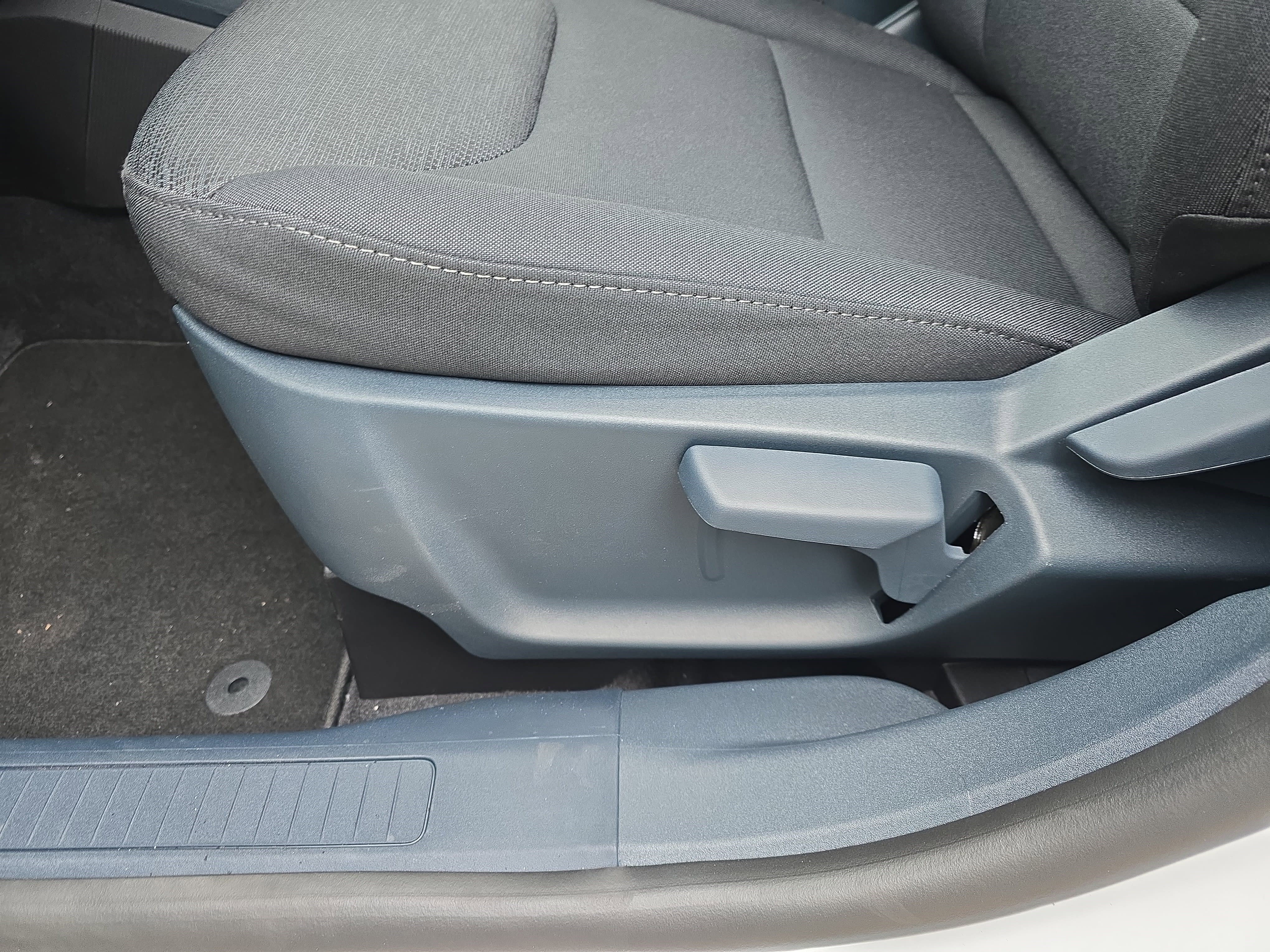 New 2025 Ford Maverick XL w/ Equipment Group 102A image 31