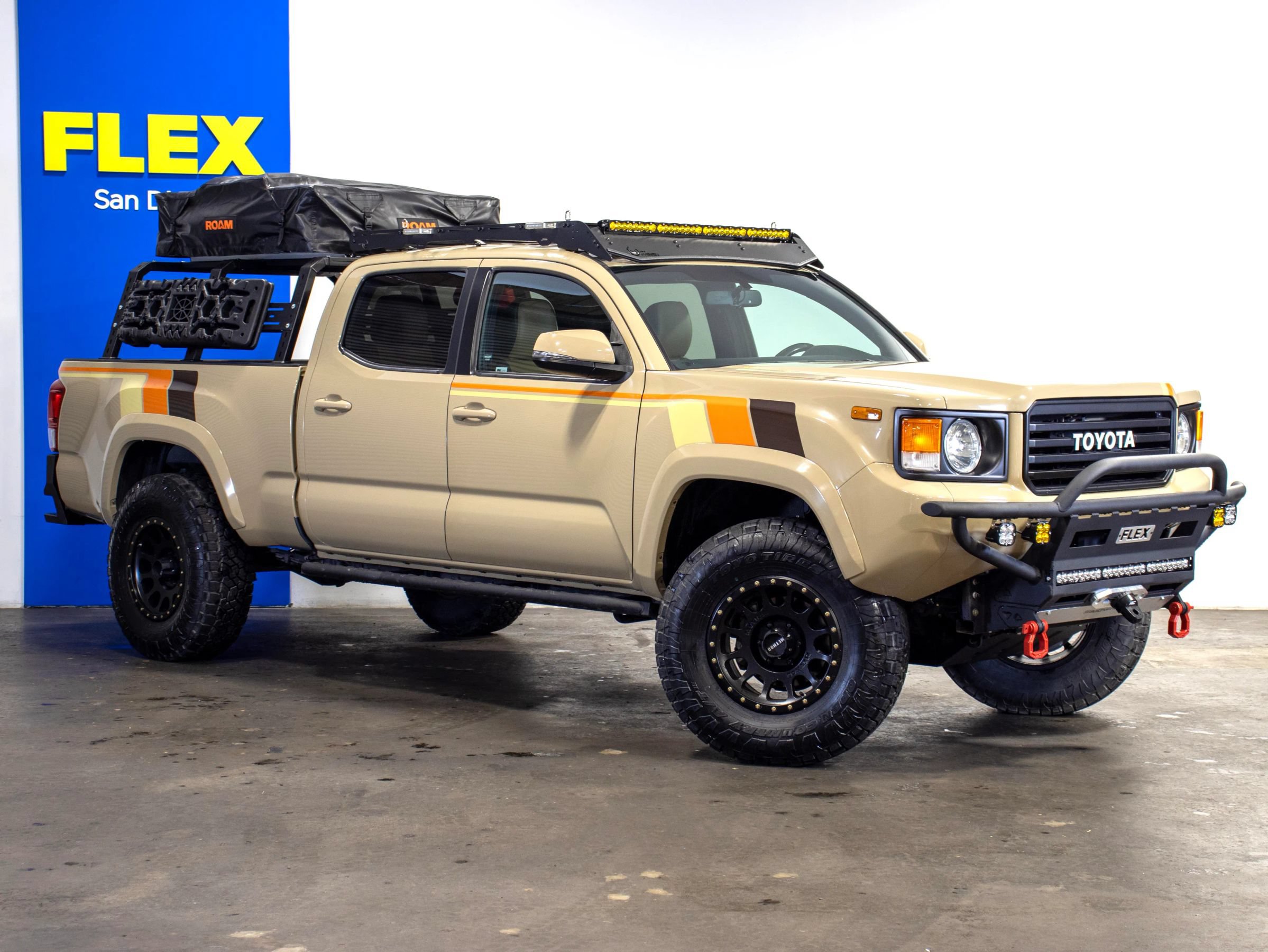 Used 2017 Toyota Tacoma TRD Sport w/ Premium & Technology Package AWD/4WD image 8