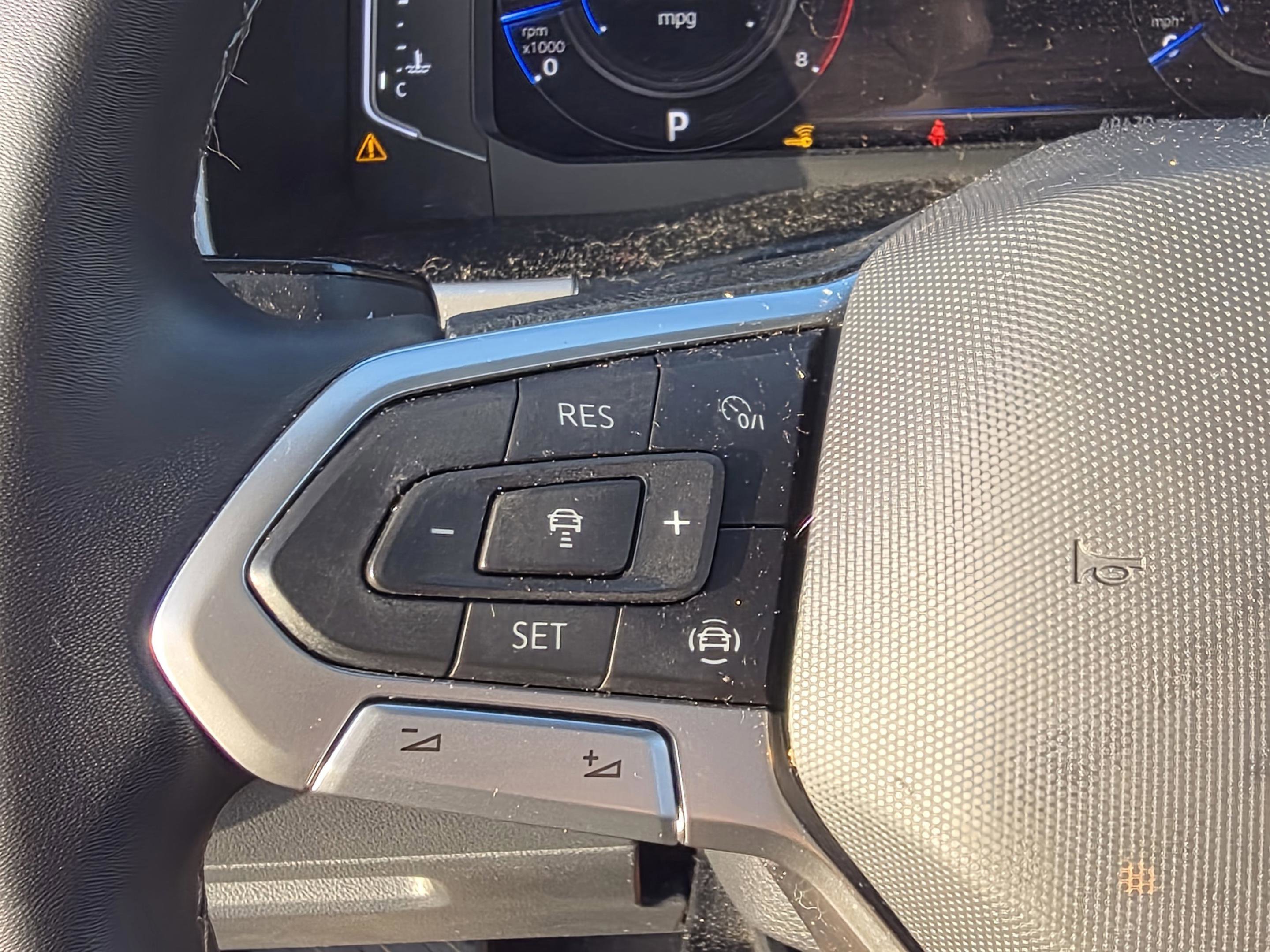 Used 2022 Volkswagen Atlas Cross Sport SE image 14