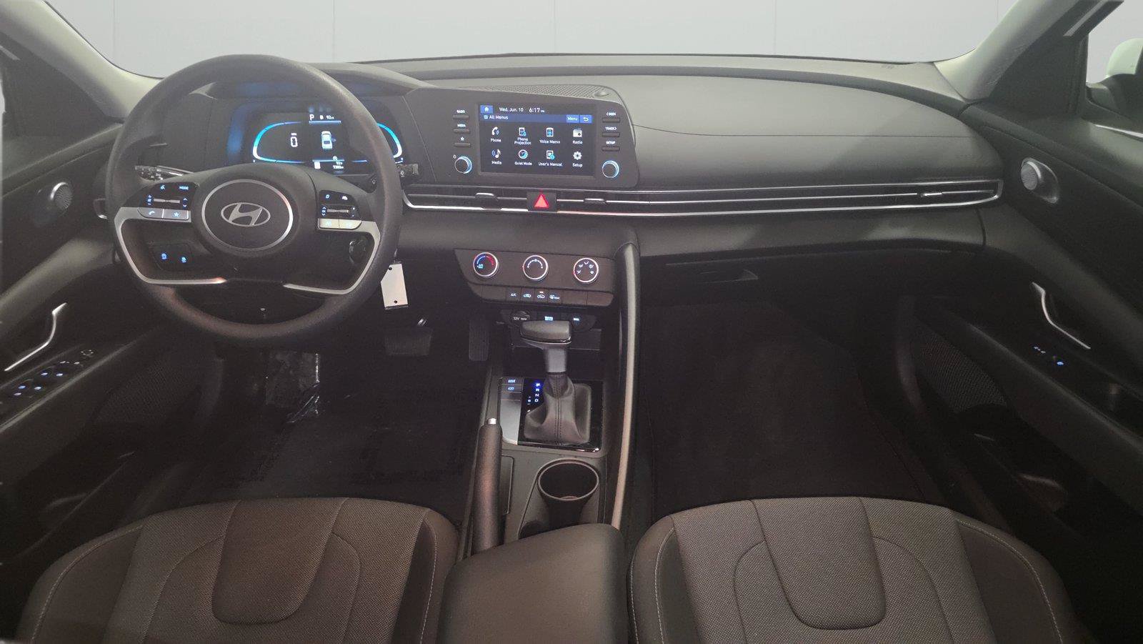 Used 2026 Hyundai Elantra SE FWD image 23