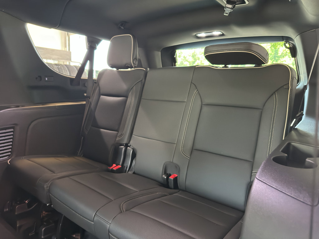New 2025 Chevrolet Suburban Premier image 7