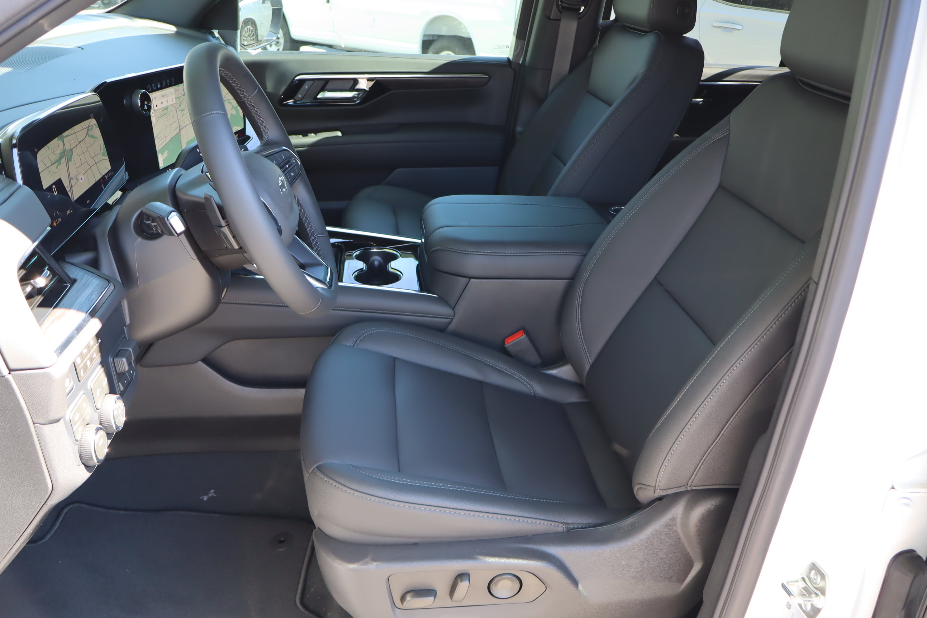 New 2027 Chevrolet Tahoe Z71 w/ Comfort Package AWD/4WD image 12