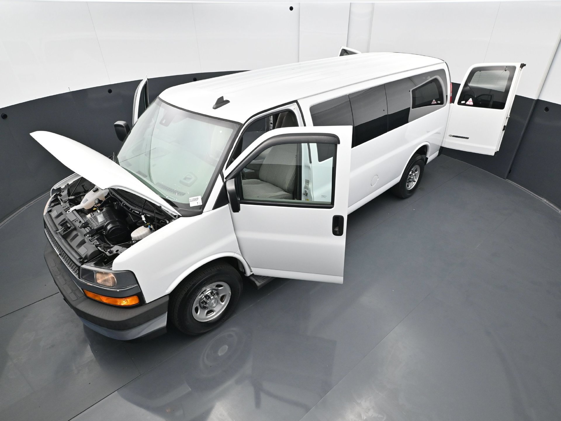 Used 2019 Chevrolet Express 3500 LT w/ LT Preferred Equipment Group RWD image 42