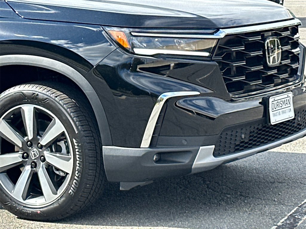 New 2025 Honda Pilot Touring image 4
