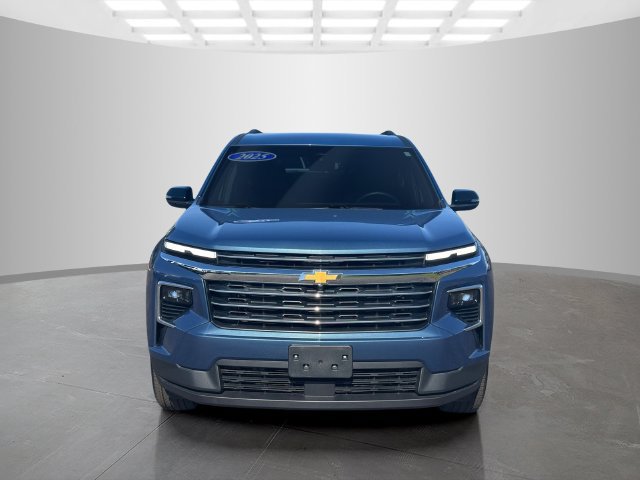 Used 2025 Chevrolet Traverse LT w/ LPO, Floor Liner Package AWD/4WD image 2