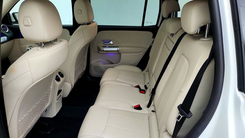 Used 2023 Mercedes-Benz GLB 250 4MATIC w/ Premium Package image 19