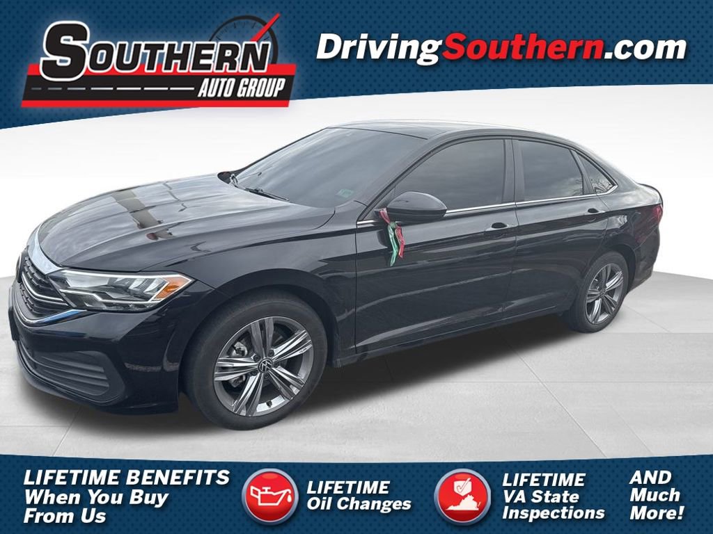 Used 2024 Volkswagen Jetta SE image 1