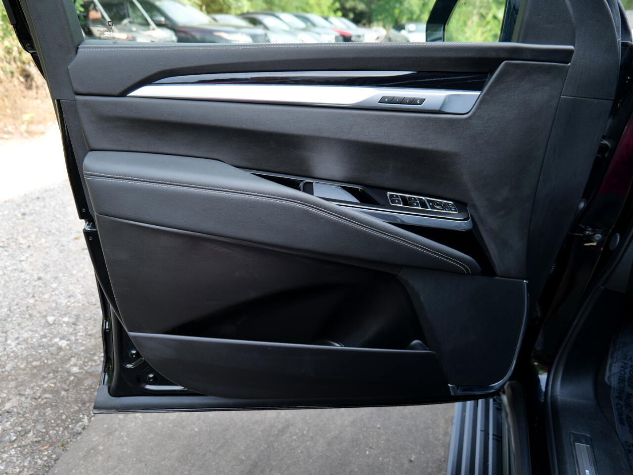 Used 2025 Cadillac Escalade Sport w/ Touring Package image 10