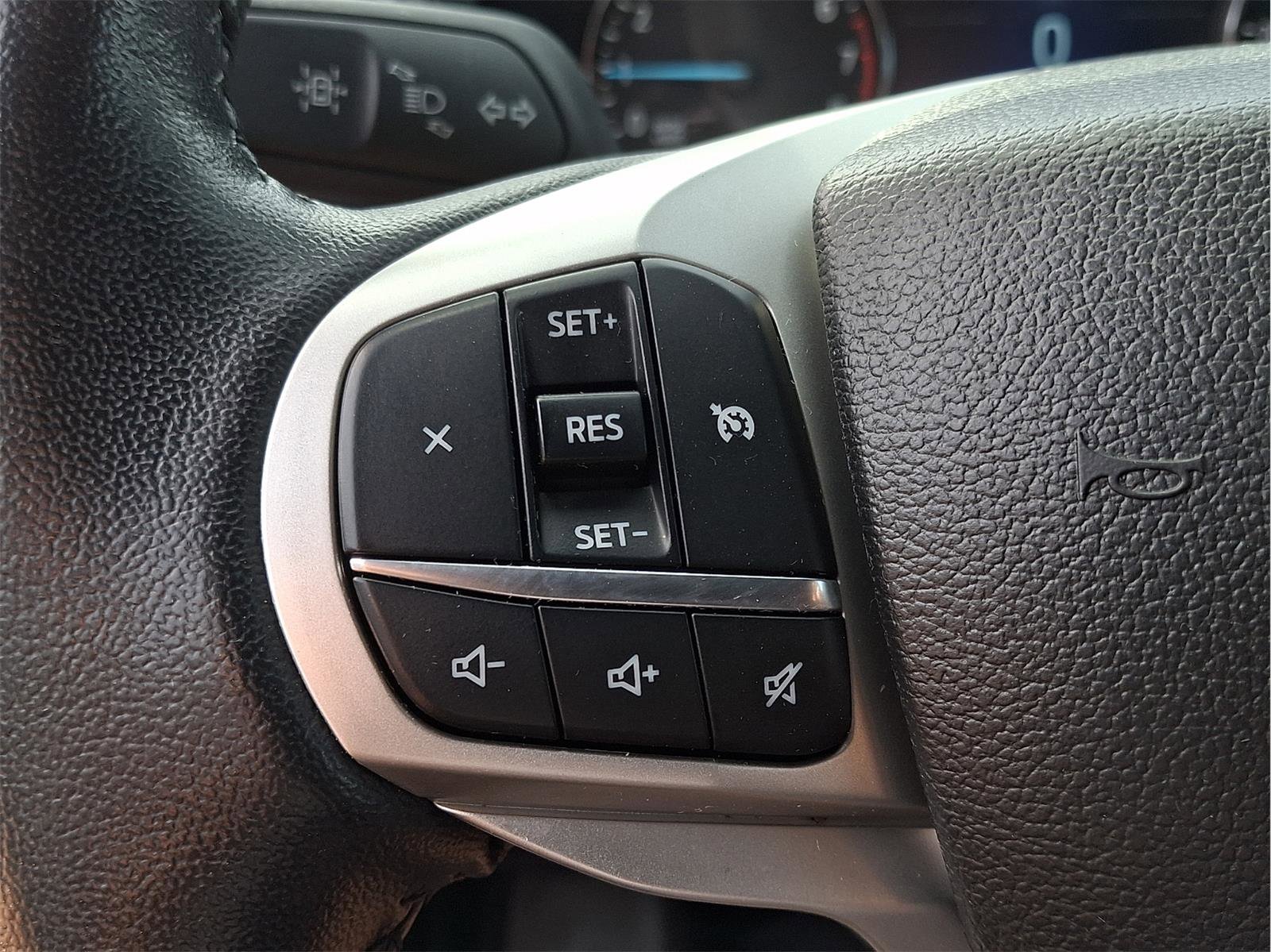 Used 2023 Ford Explorer XLT image 21